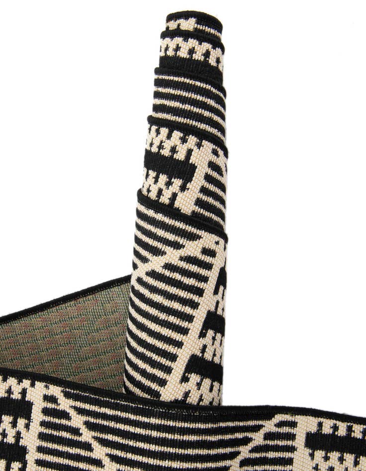 Detail image of  2' x 8'  Washable Lattice Indoor / Outdoor Runner Rug