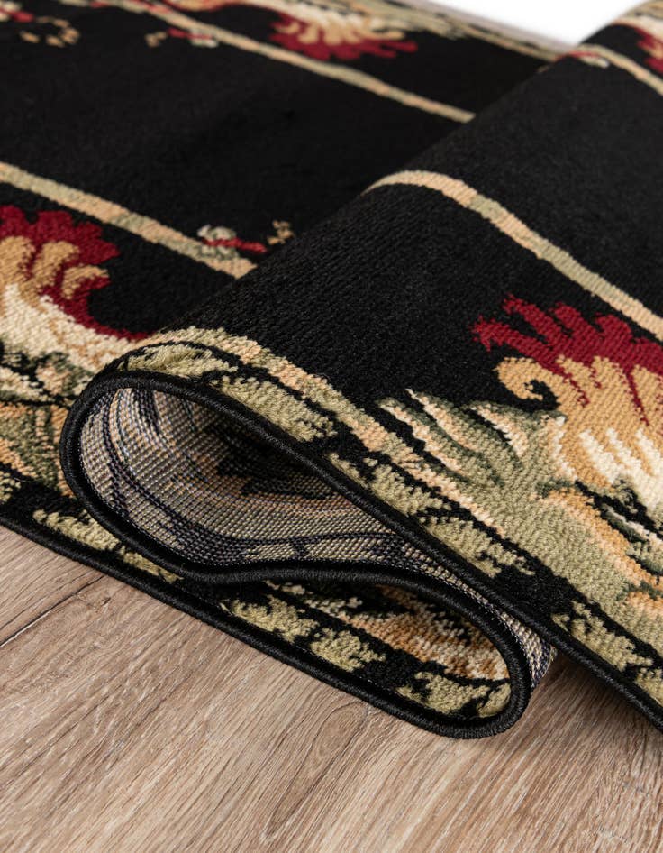 Detail image of  2' 7 x 10' Pastoral Runner Rug