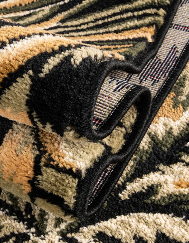 Detail image of  2' 7 x 12' Pastoral Runner Rug