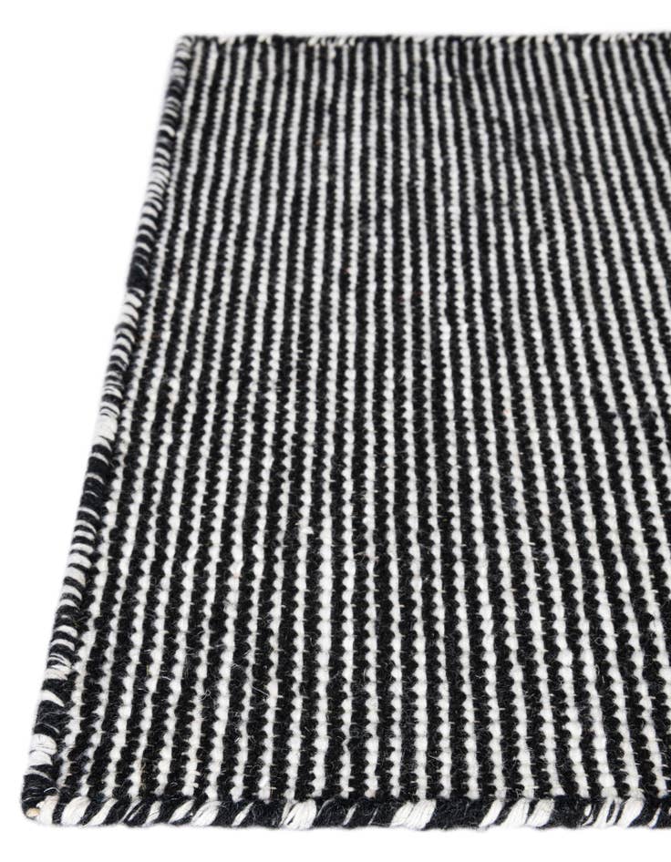 Detail image of  3' 3 x 5' 3  Washable Jill Zarin Palm Springs Indoor / Outdoor Rug