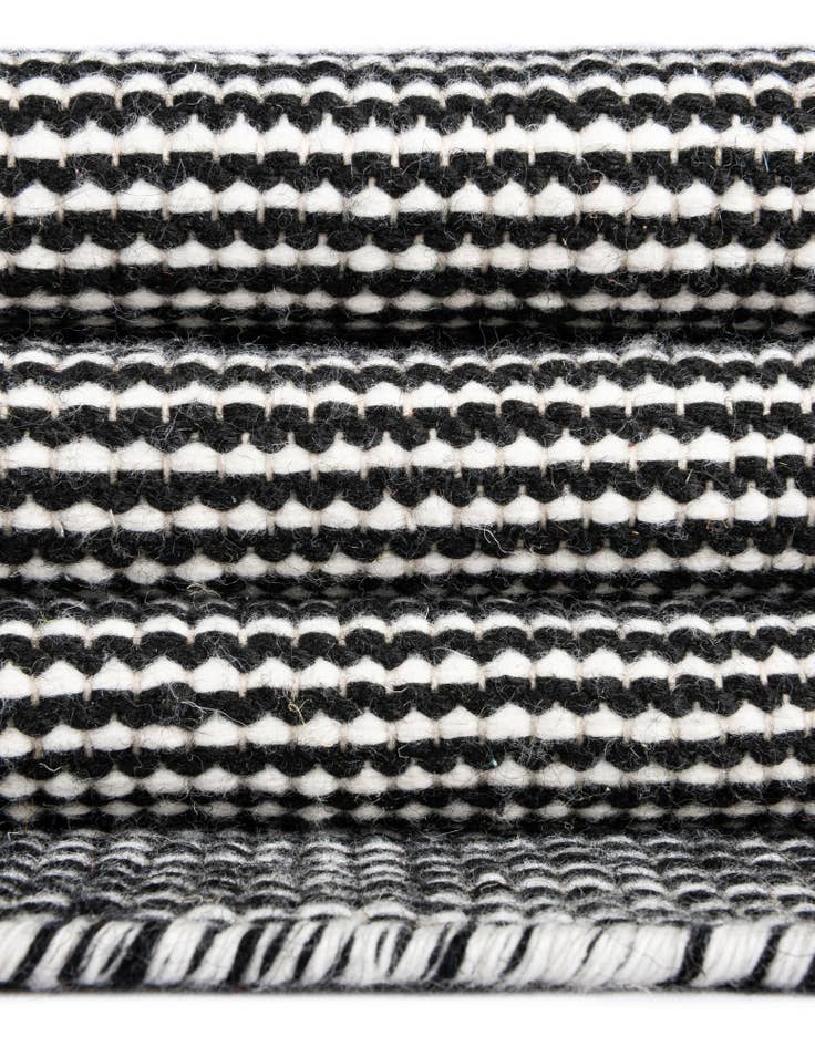 Detail image of  3' 3 x 5' 3  Washable Jill Zarin Palm Springs Indoor / Outdoor Rug