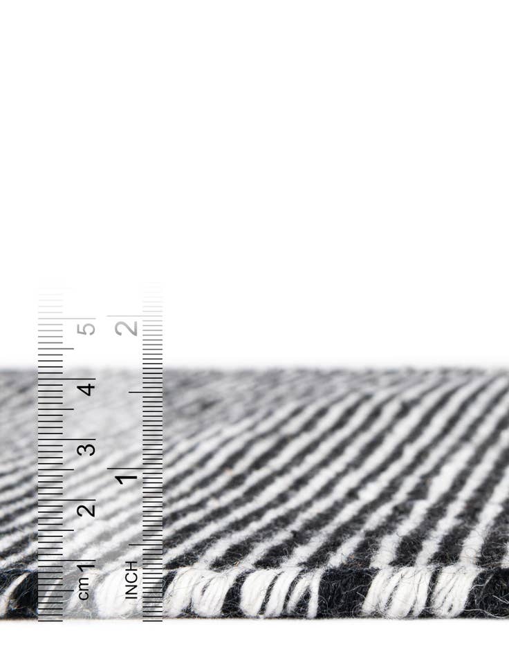 Detail image of  7' 10 x 7' 10  Washable Jill Zarin Palm Springs Indoor / Outdoor Round Rug