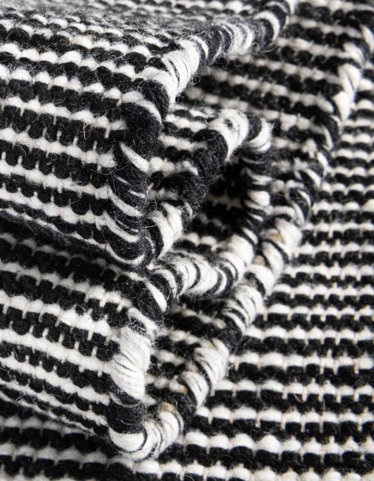 Detail image of  2' 7 x 8'  Washable Jill Zarin Palm Springs Indoor / Outdoor Runner Rug