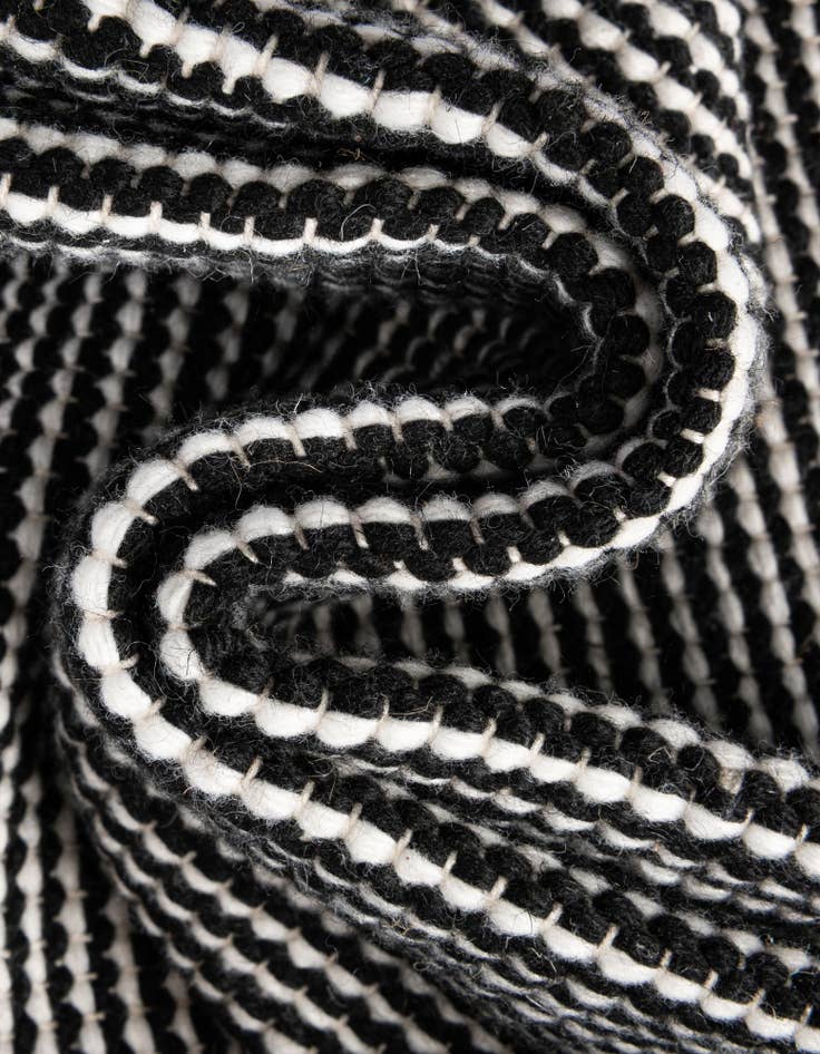 Detail image of  7' 10 x 7' 10  Washable Jill Zarin Palm Springs Indoor / Outdoor Square Rug