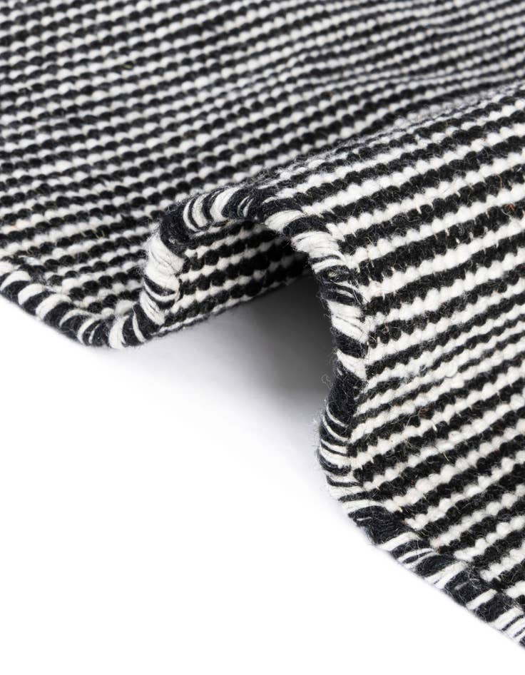 Detail image of  7' 10 x 7' 10  Washable Jill Zarin Palm Springs Indoor / Outdoor Square Rug