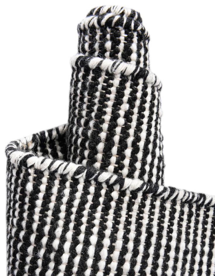 Detail image of  7' 10 x 7' 10  Washable Jill Zarin Palm Springs Indoor / Outdoor Square Rug