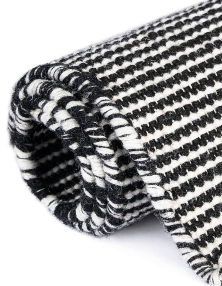 Detail image of  7' 10 x 7' 10  Washable Jill Zarin Palm Springs Indoor / Outdoor Square Rug