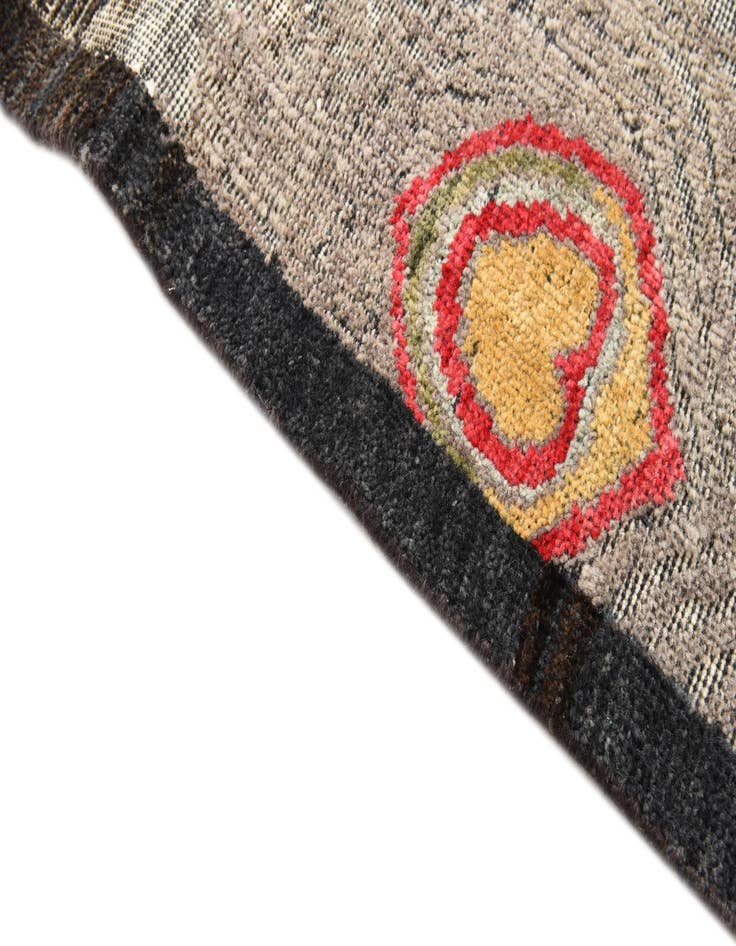 Detail image of  5' 6 x 6' 11  Hand Knotted Darya Wool Square Rug