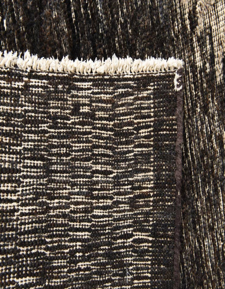 Detail image of  5' 6 x 6' 11  Hand Knotted Darya Wool Square Rug