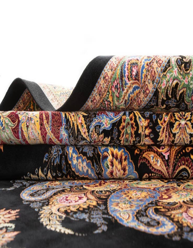 Detail image of  6' 7 x 6' 7 Ghom Design Square Rug