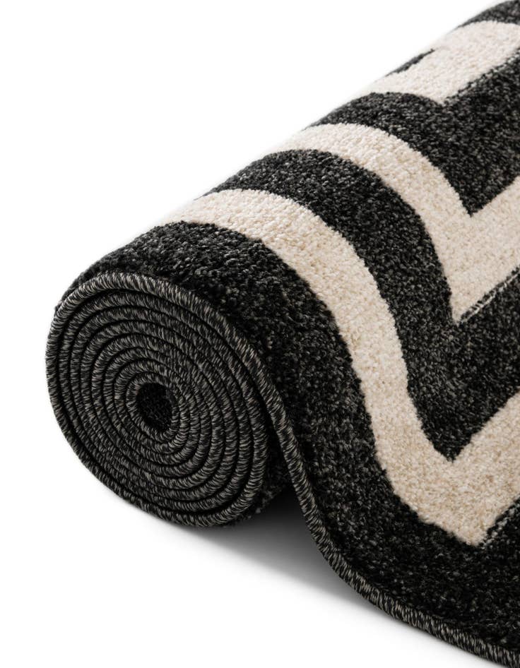 Detail image of  7' 10 x 7' 10 Hera Square Rug