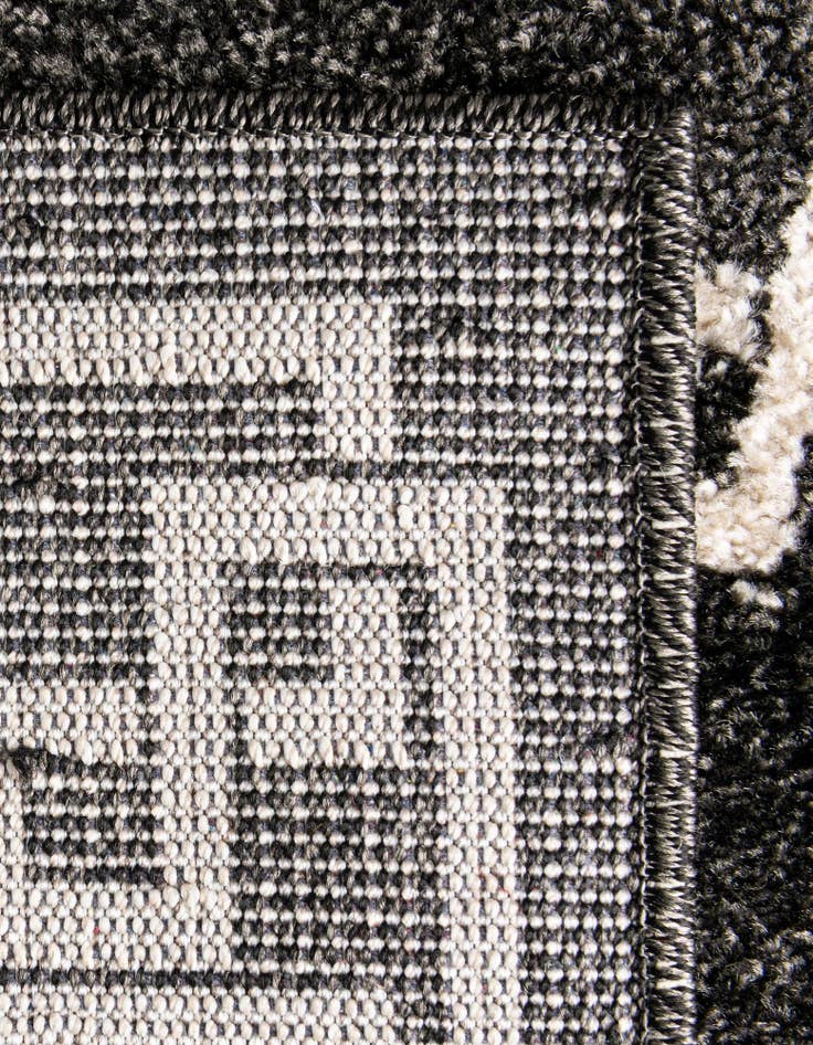 Detail image of  7' 10 x 7' 10 Hera Square Rug