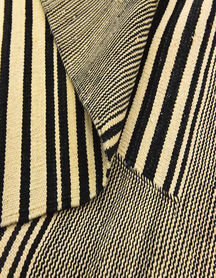 Detail image of  6' 4 x 7' 7  Hand Woven Kilim Modern Wool Square Rug