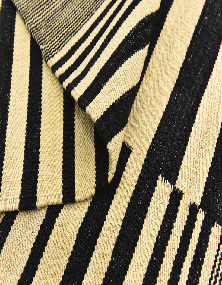 Detail image of  6' 5 x 7' 7  Hand Woven Kilim Modern Wool Square Rug