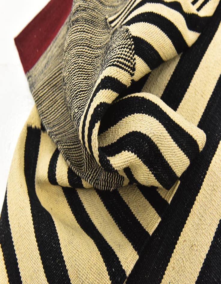 Detail image of  6' 5 x 7' 7  Hand Woven Kilim Modern Wool Square Rug