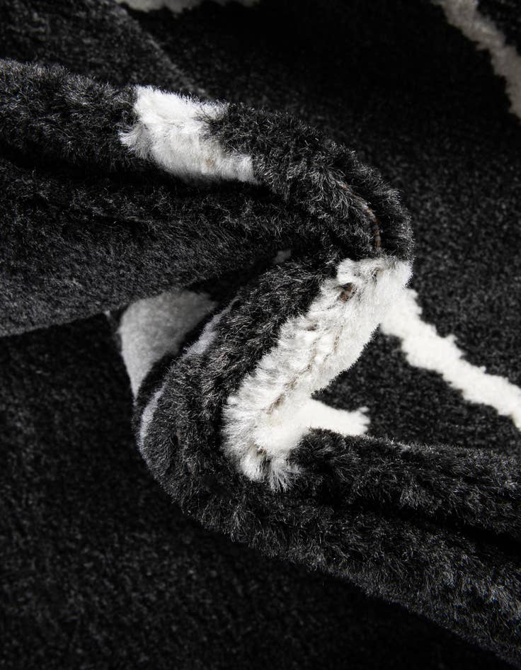 Detail image of  10' x 10' Oslo Square Rug