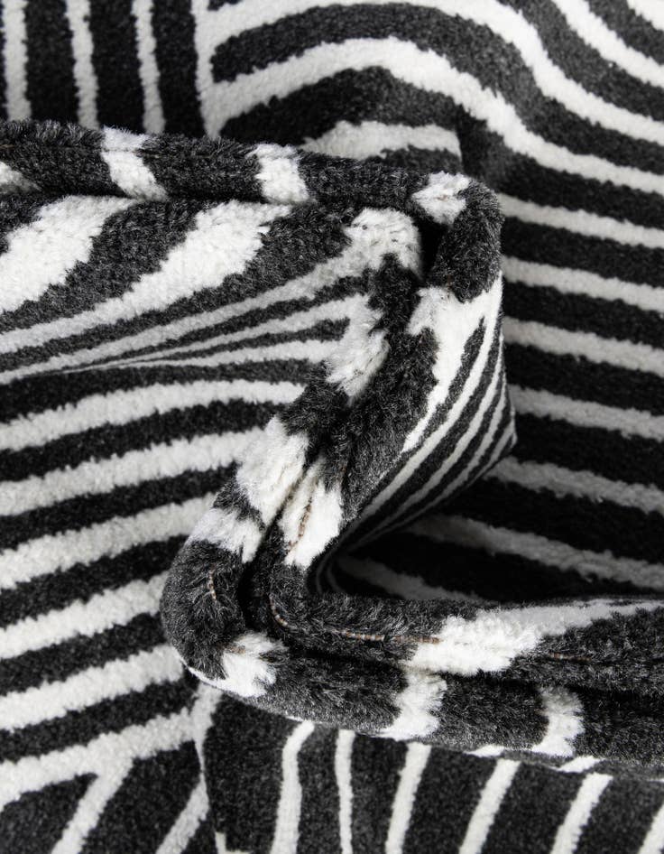 Detail image of  10' x 10' Oslo Square Rug