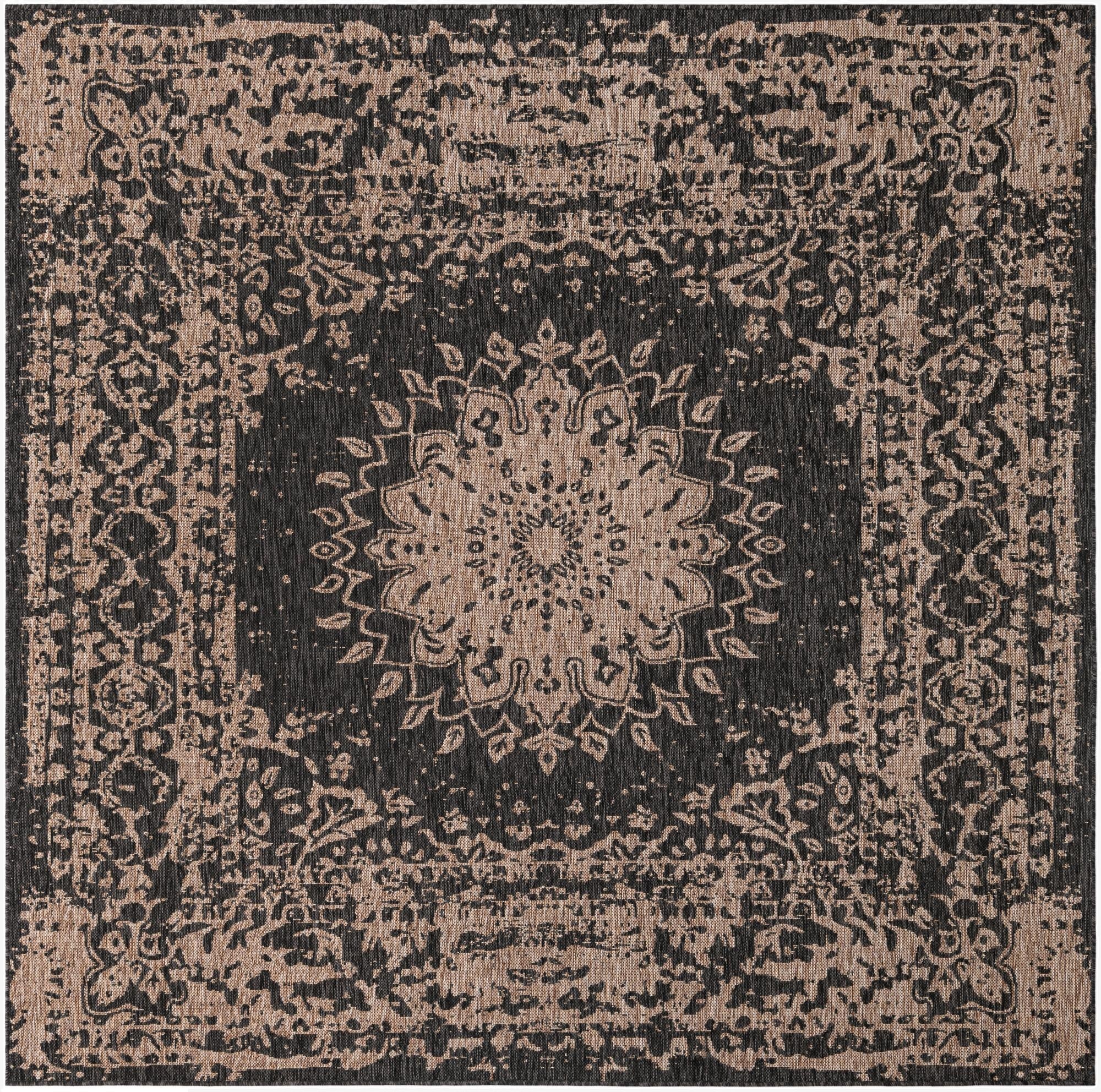  7' 10 x 7' 10  Washable Traditional Indoor / Outdoor Square Rug