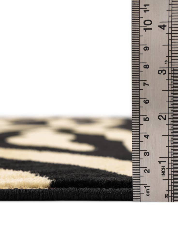 Detail image of  7' 10 x 7' 10 Savannah Square Rug