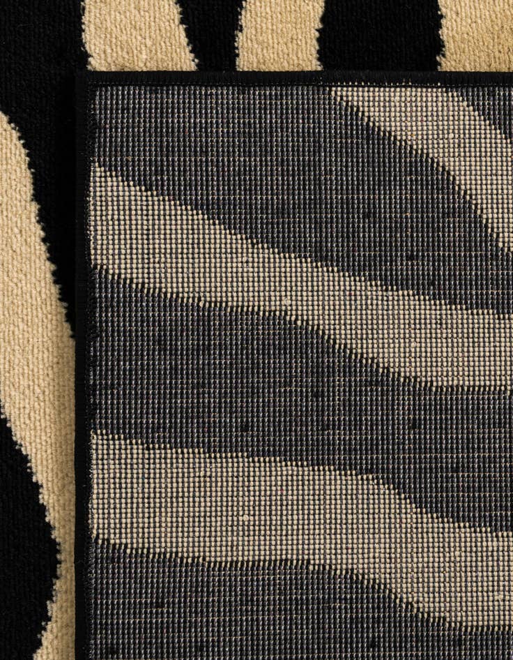 Detail image of  7' 10 x 7' 10 Savannah Square Rug