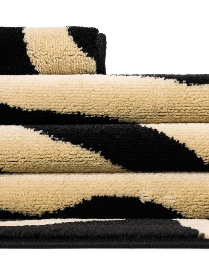 Detail image of  7' 10 x 7' 10 Savannah Square Rug