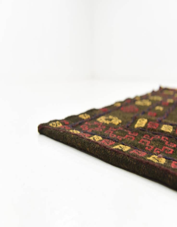 Detail image of  4' x 4'  Hand Knotted Sumak Wool Square Rug