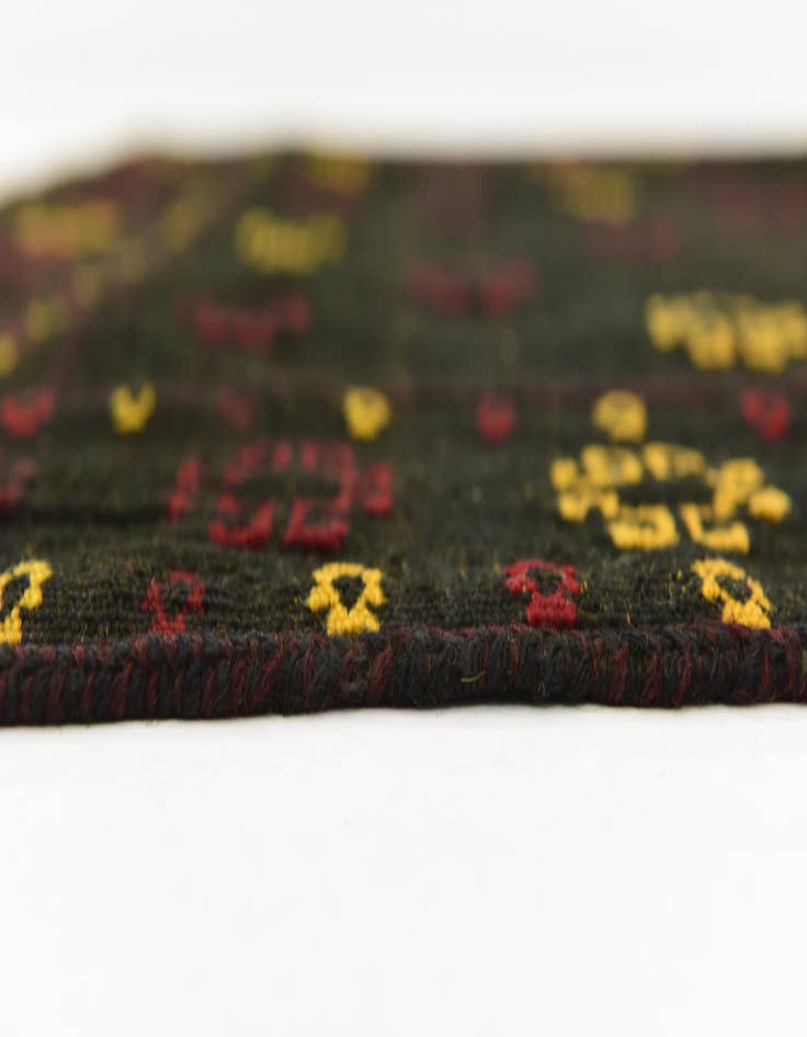 Detail image of 4' x 4' 2 Hand Knotted Sumak Wool Square Rug