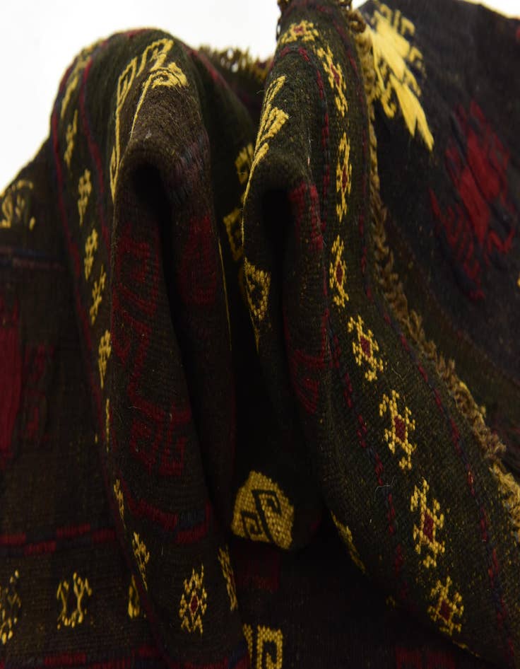 Detail image of  4' 3 x 4' 6  Hand Knotted Sumak Wool Square Rug