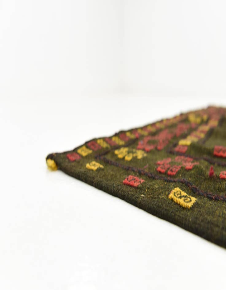 Detail image of  4' 3 x 4' 5  Hand Knotted Sumak Wool Square Rug