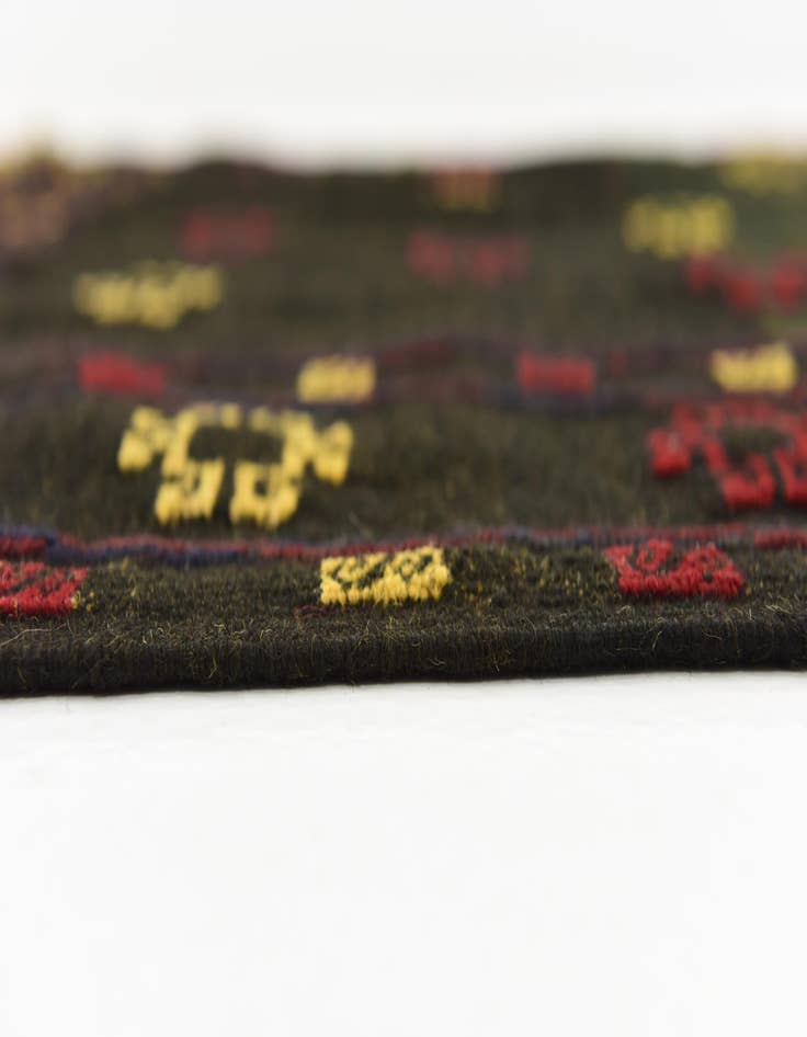 Detail image of  4' 3 x 4' 5  Hand Knotted Sumak Wool Square Rug