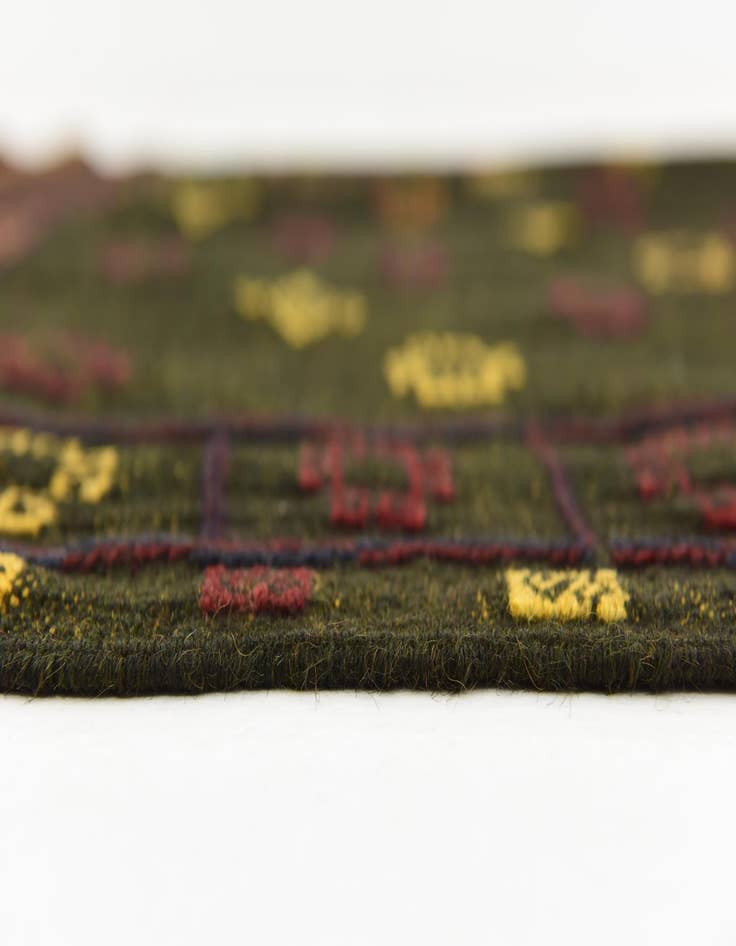 Detail image of  4' 2 x 4' 4  Hand Knotted Sumak Wool Square Rug