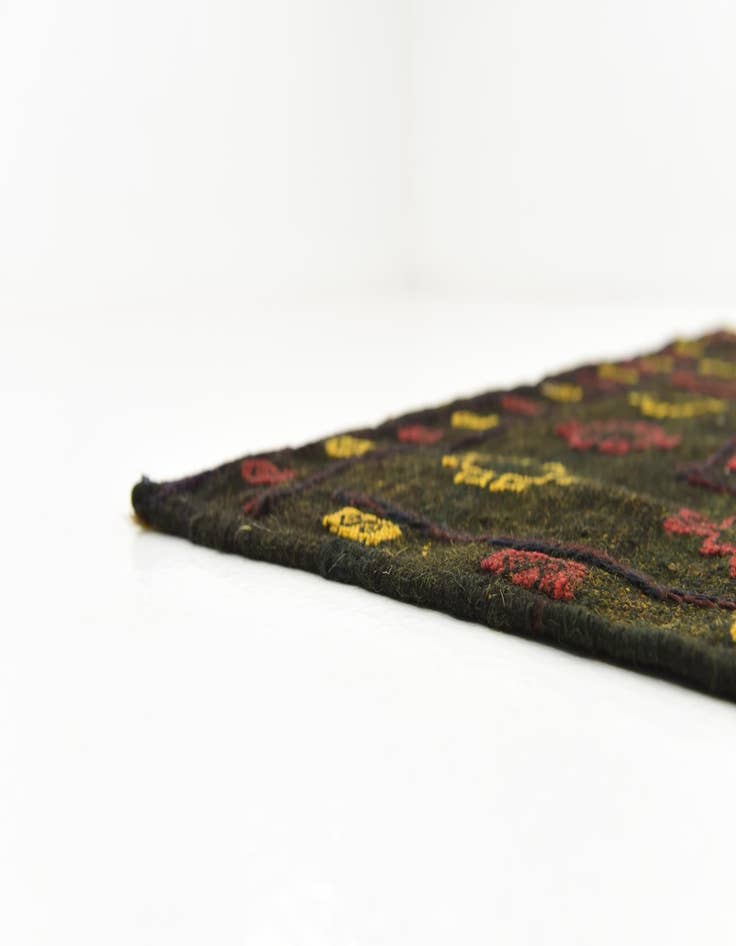 Detail image of  4' 2 x 4' 4  Hand Knotted Sumak Wool Square Rug