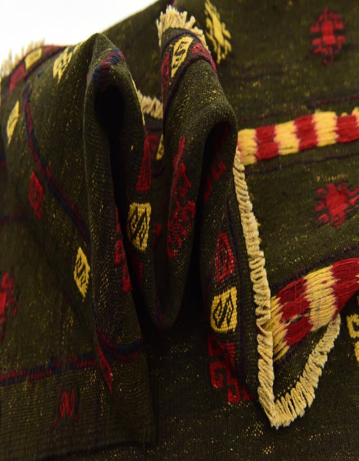 Detail image of  4' 4 x 4' 7  Hand Knotted Sumak Wool Square Rug