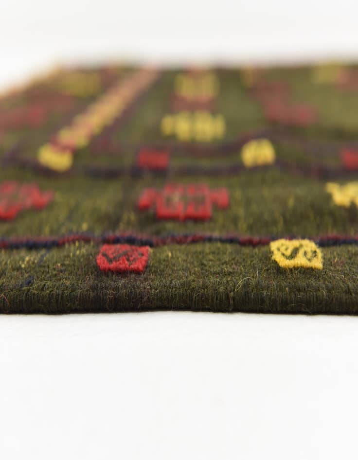 Detail image of  4' 4 x 4' 7  Hand Knotted Sumak Wool Square Rug