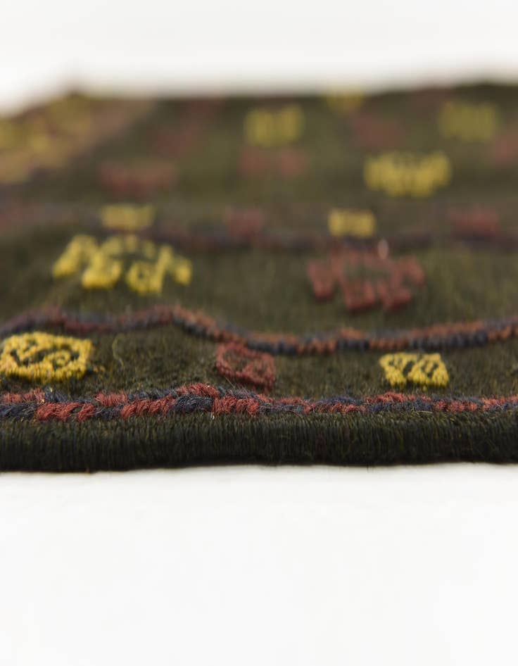 Detail image of  4' x 4' 3  Hand Knotted Sumak Wool Square Rug