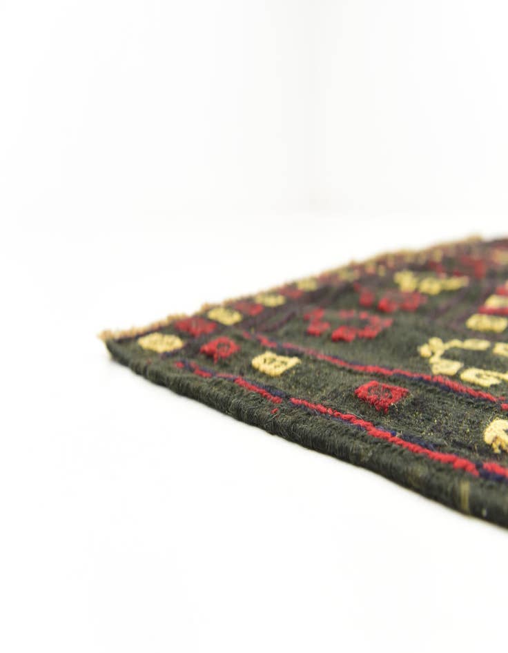 Detail image of  4' x 4' 3  Hand Knotted Sumak Wool Square Rug