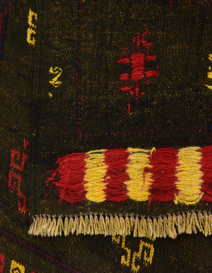 Detail image of  3' 10 x 4' 4  Hand Knotted Sumak Wool Square Rug