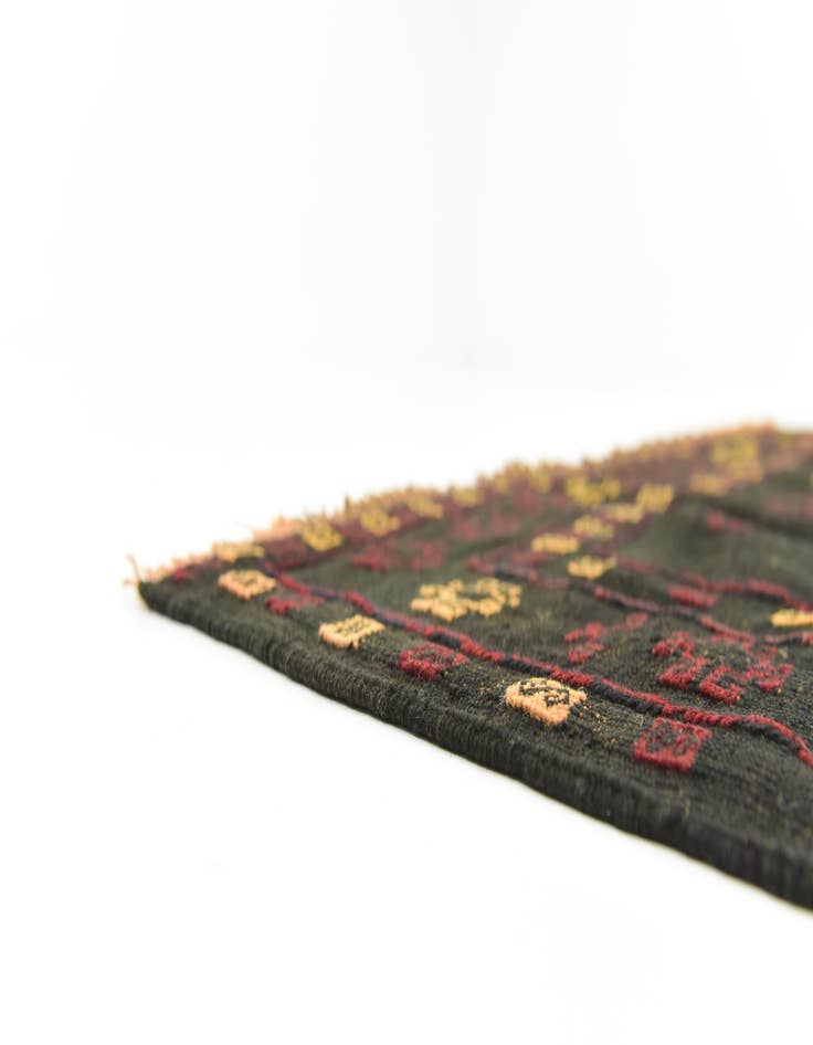 Detail image of  4' 3 x 4' 4  Hand Knotted Sumak Wool Square Rug