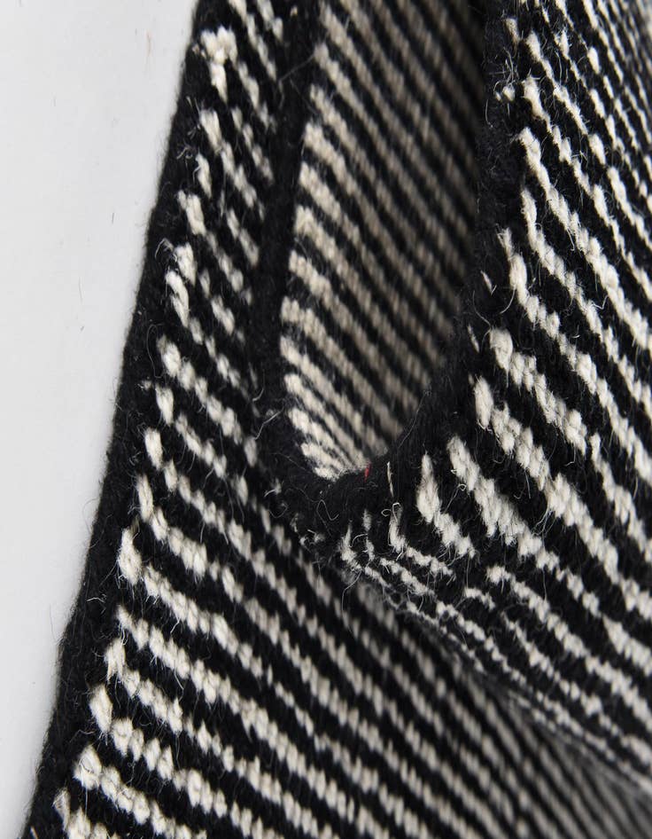 Detail image of  2' x 4'  Hand Woven Jill Zarin English Manor Wool Runner Rug