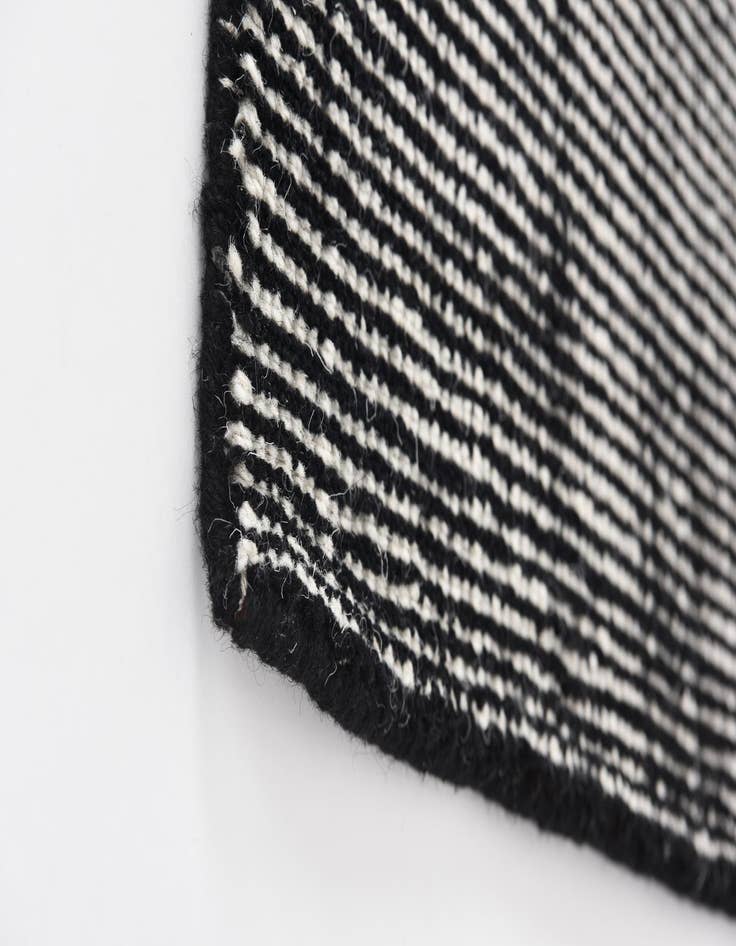 Detail image of  2' x 4'  Hand Woven Jill Zarin English Manor Wool Runner Rug