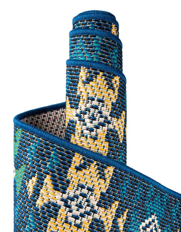 Detail image of  7' 10 x 7' 10  Washable Baja Indoor / Outdoor Square Rug