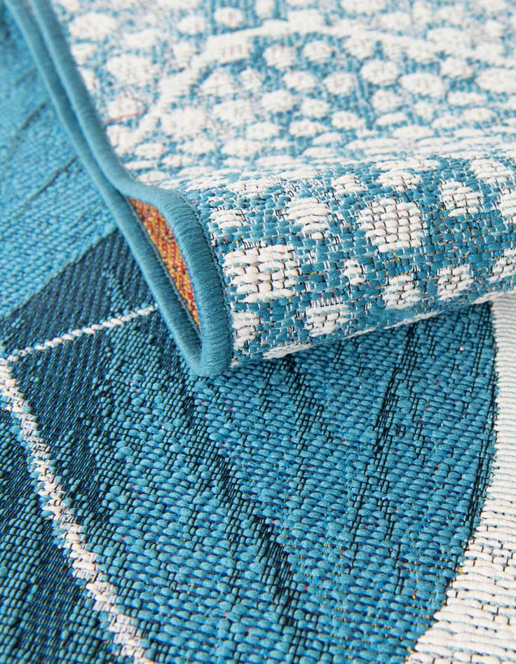 Detail image of  4' 1 x 6' 1  Washable Modern Indoor / Outdoor Rug