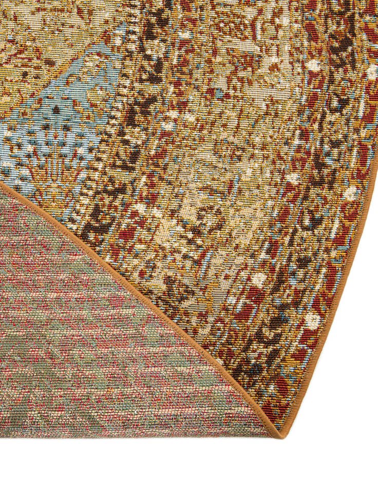 Detail image of  3' 3 x 3' 3  Washable Traditional Indoor / Outdoor Round Rug