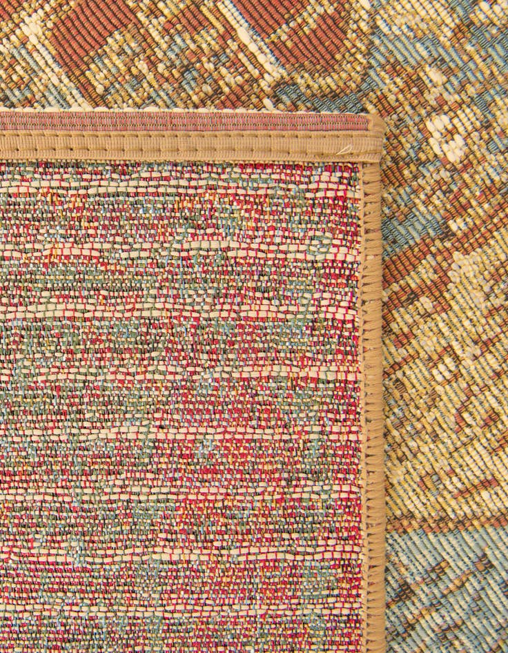 Detail image of  7' 10 x 7' 10  Washable Traditional Indoor / Outdoor Square Rug