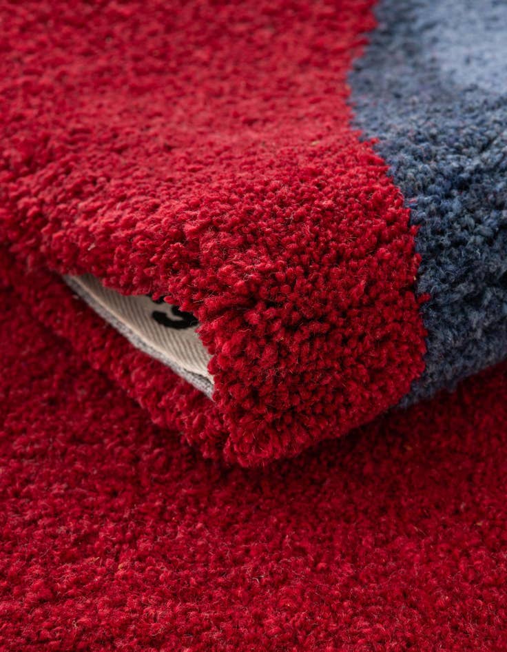 Detail image of  6' 1 x 9' Handtufted Wool Rug