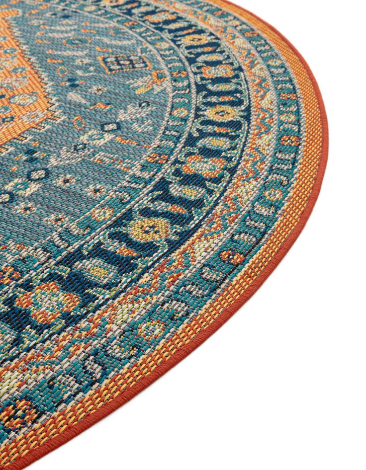 Detail image of  7' 10 x 7' 10  Washable Baja Indoor / Outdoor Round Rug