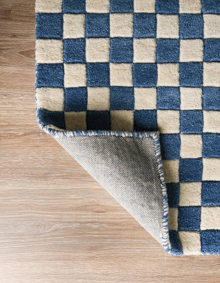 Detail image of  2' 7 x 12' Hand Tufted Wool Runner Rug