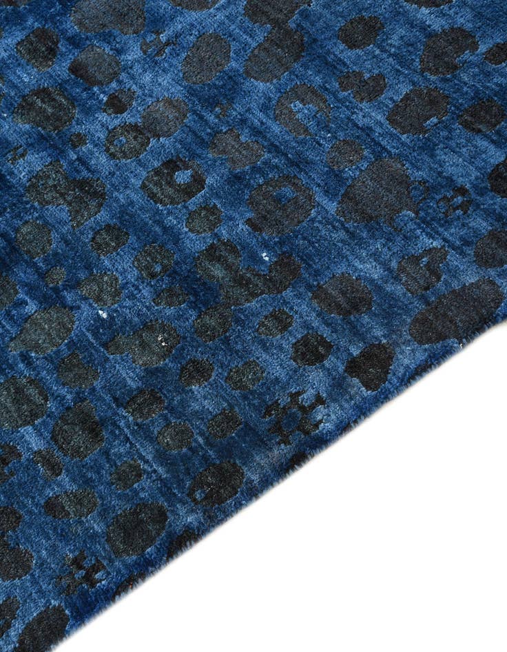 Detail image of  6' 3 x 9' 9  Hand Knotted Darya Wool Rug