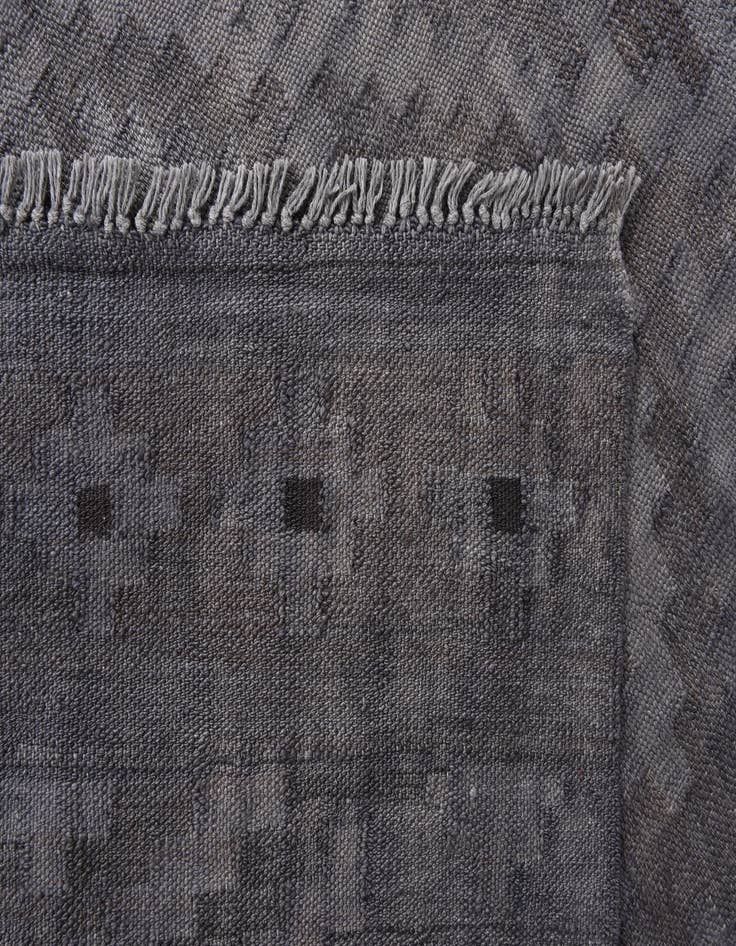 Detail image of  6' 5 x 9' 7  Hand Woven Kilim Fars Rug