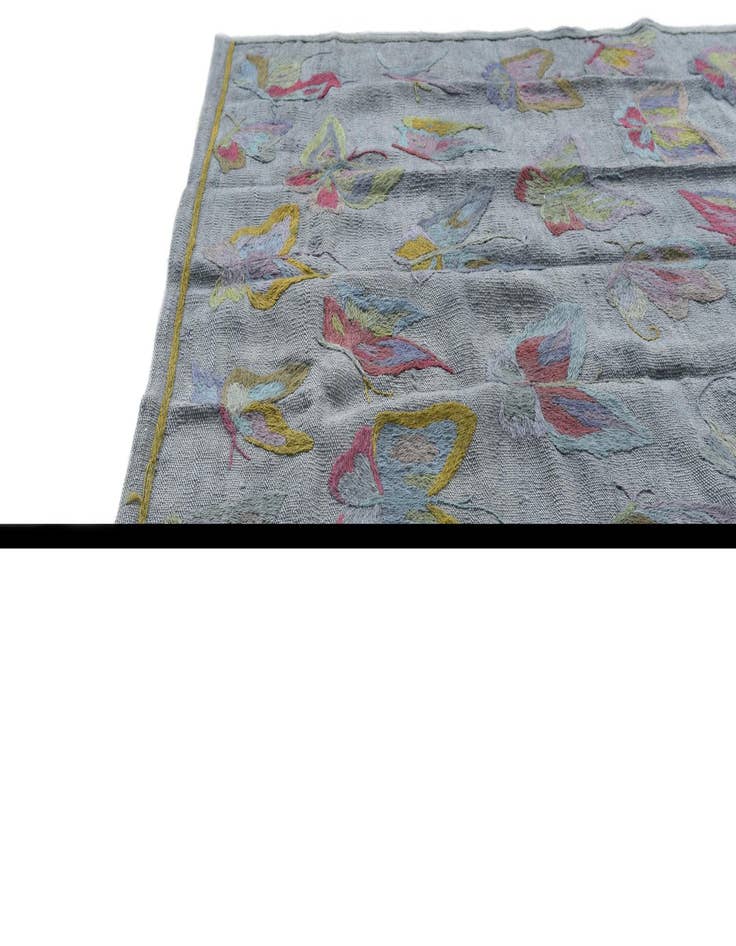 Detail image of  4' x 5' 7  Hand Woven Kilim Suzani Wool Rug